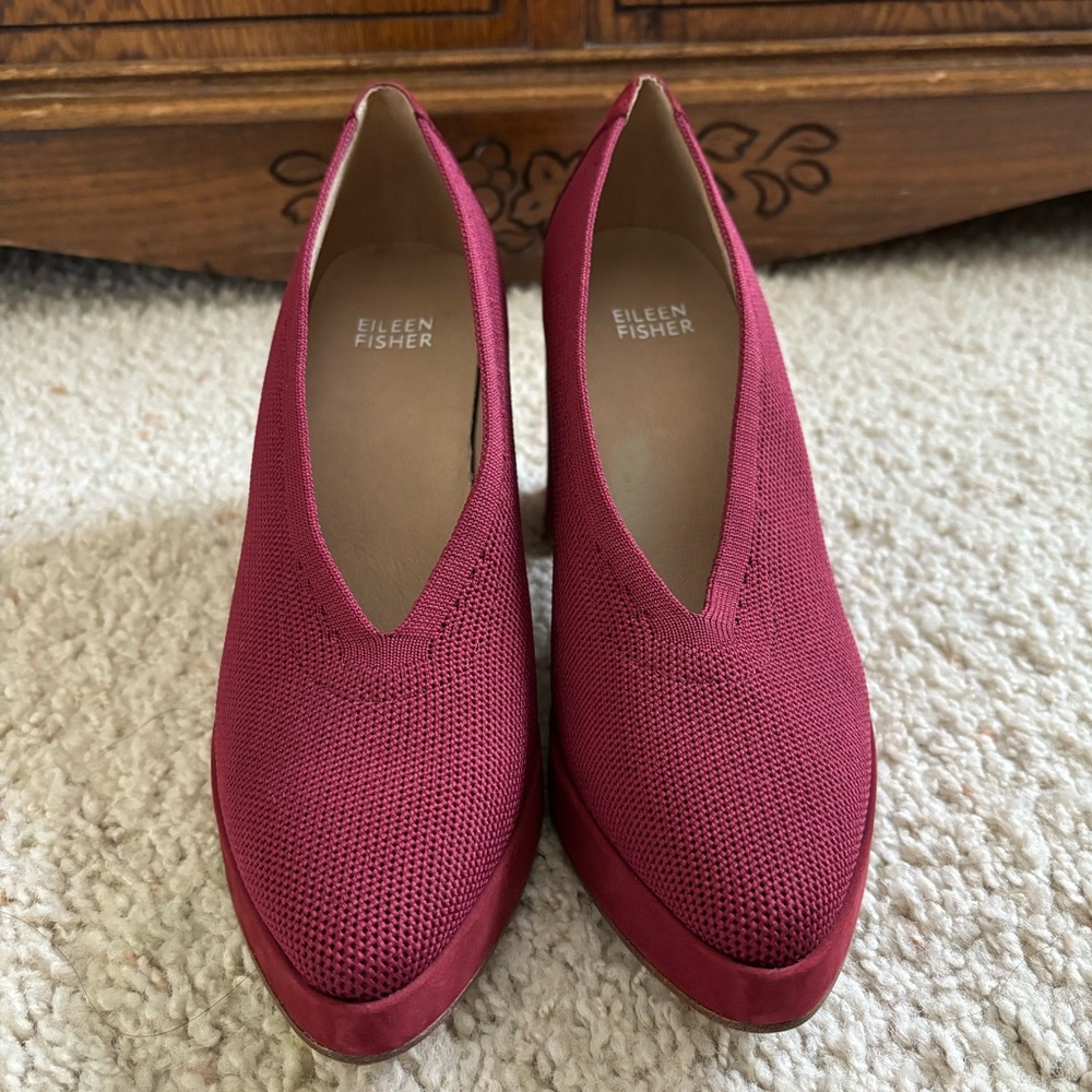 Eileen Fisher Burgundy Mules - size 6